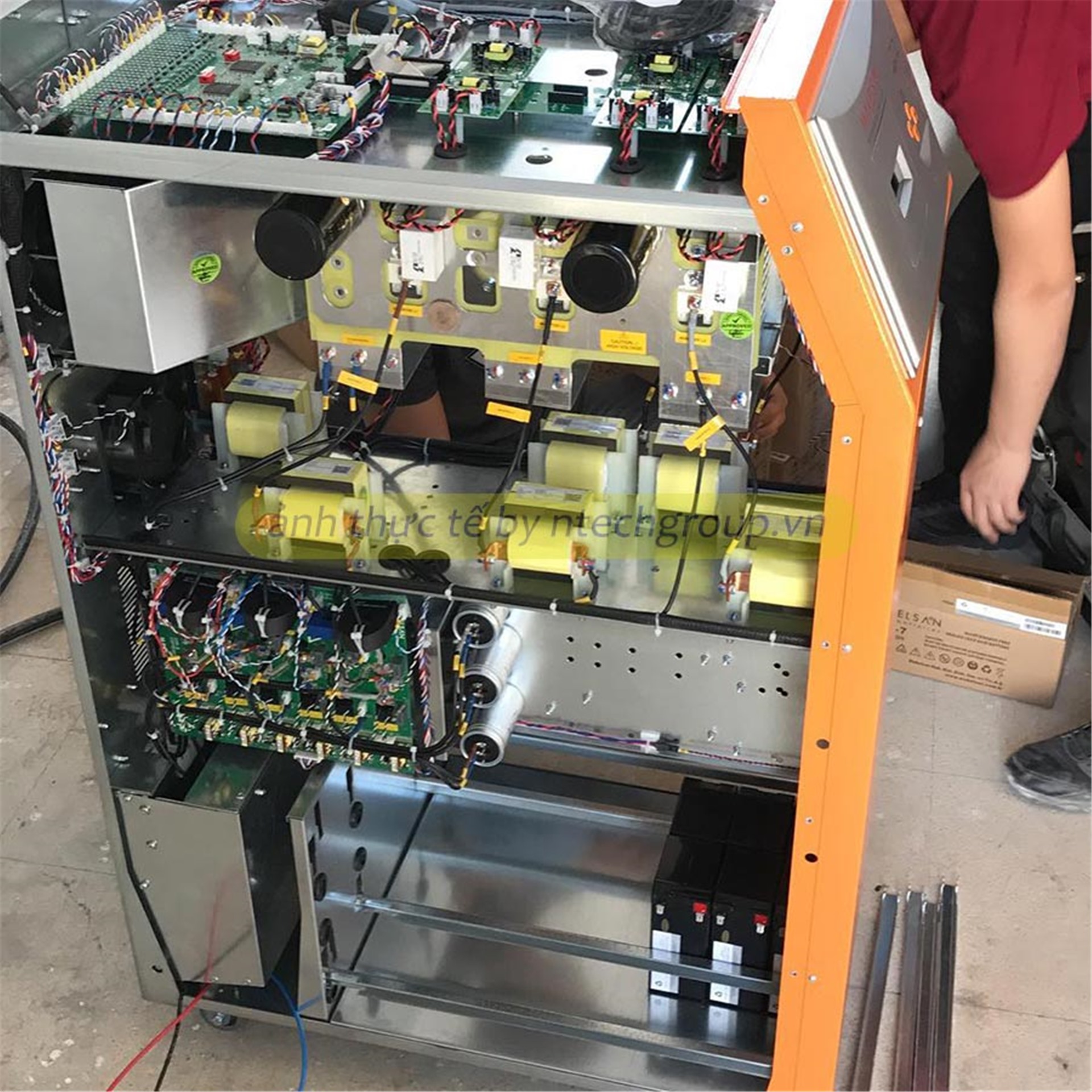 Bộ Lưu Điện UPS Online Makelsan Boxer 40kVA 3:3 Phase